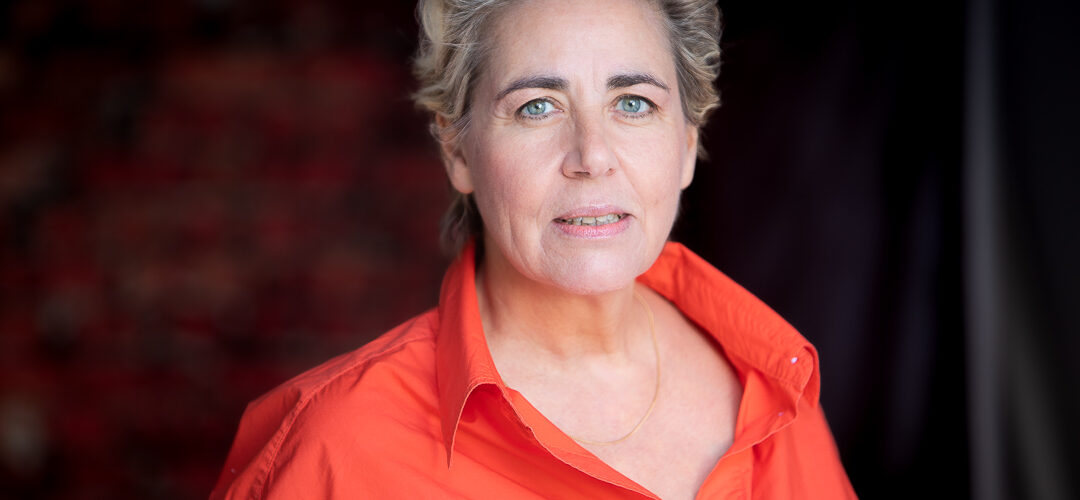 Portrait de Catherine Piffaretti, comédienne et coréférente de la commission « Tunnel de la comédienne de 50 ans » à l’AAFA, engagée pour la représentation des femmes de plus de 50 ans au cinéma.