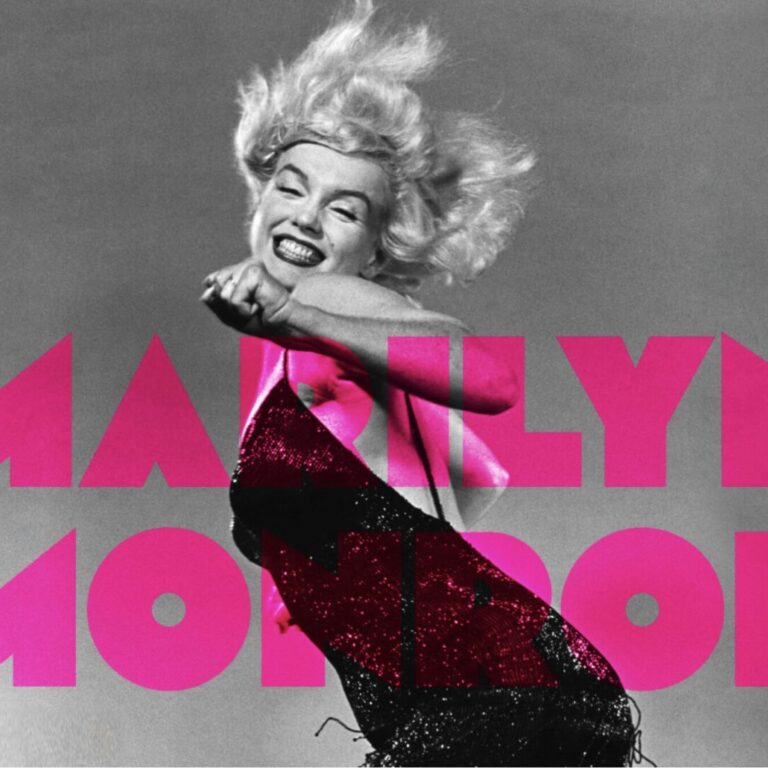 Affiche de l’exposition Marilyn Monroe à la Cinémathèque française, avec un portrait en noir et blanc de l’actrice et son nom en grandes lettres roses.