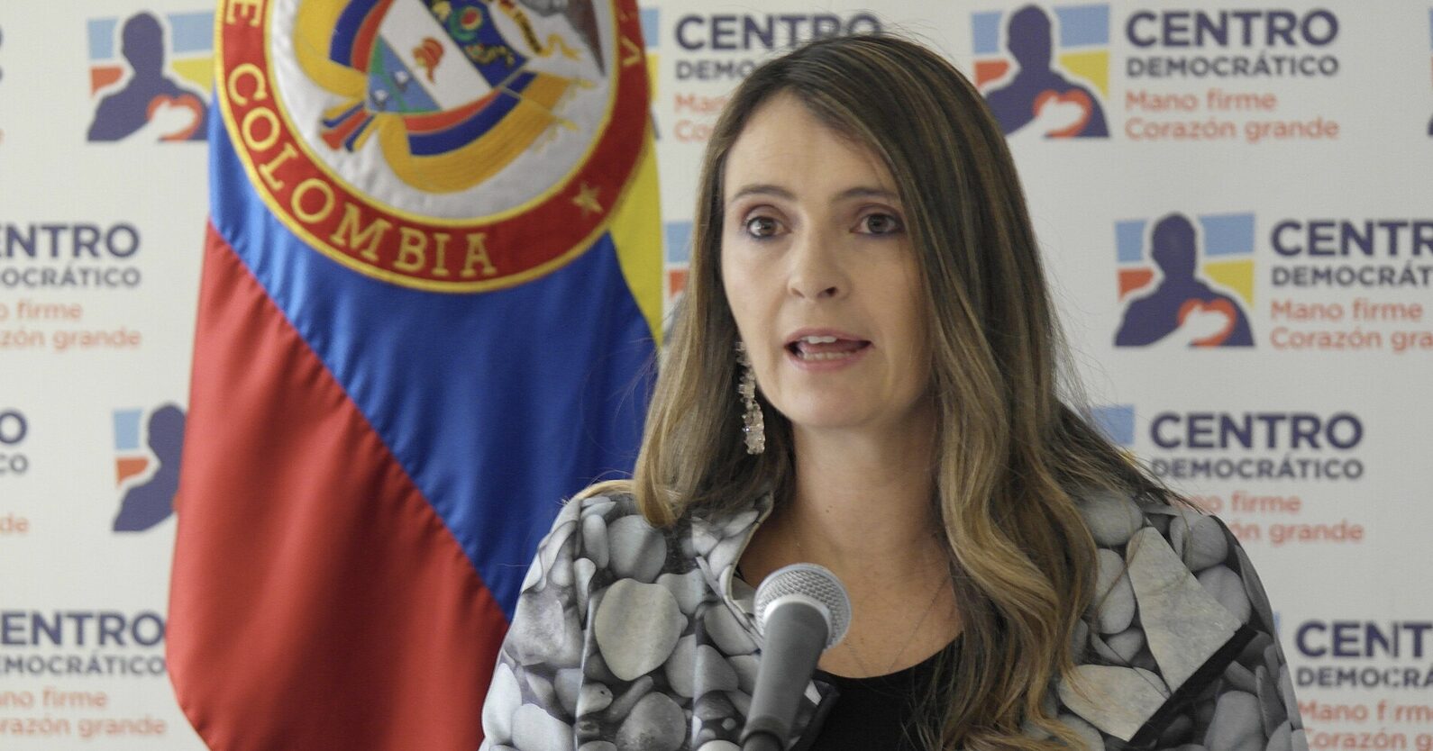 PALOMA VALENCIA, LA CANDIDATE CONSERVATRICE À LA PRÉSIDENTIELLE COLOMBIENNE QUI INQUIÈTE LES FÉMINISTES