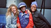 Marine Barnérias pose aux côtés de Jean-Paul et Maëlle, duo du premier épisode de J’irai au bout de tes rêves sur France Télévisions.