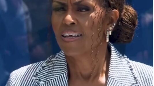 Michelle Obama prononce un discours lors de l’inauguration du Centre présidentiel Obama à Chicago, le 18 juin 2026.